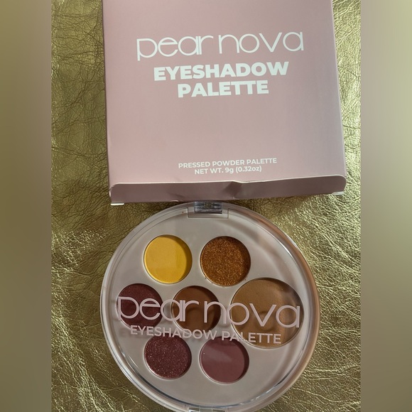 Makeup Bundle Perfect for Gifting. Work wife, Secret Santa, Stocking Stuffers - Picture 5 of 7